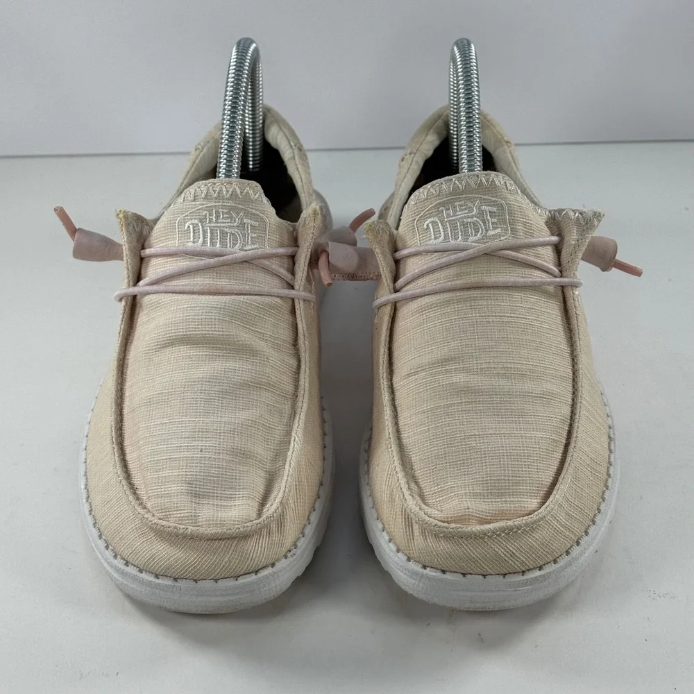 Hey Dude Wendy Star Loafer‎ Slip On Shoes Women's Size 8 Beige Canvas Casual